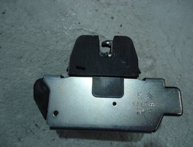 Fechadura Tampa Mala / Ref. 9151487499 H / Peugeot Citroen